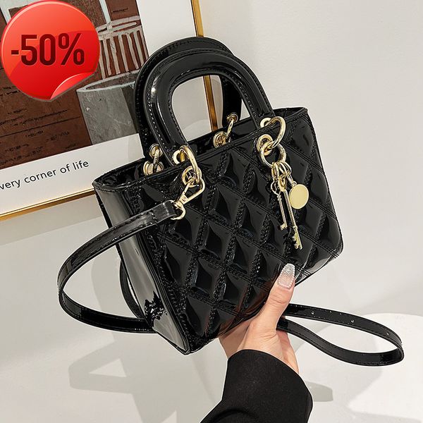 

the factory directly this year's popular women's new hand in summer 2022 fashion single shoulder msenger princs bag