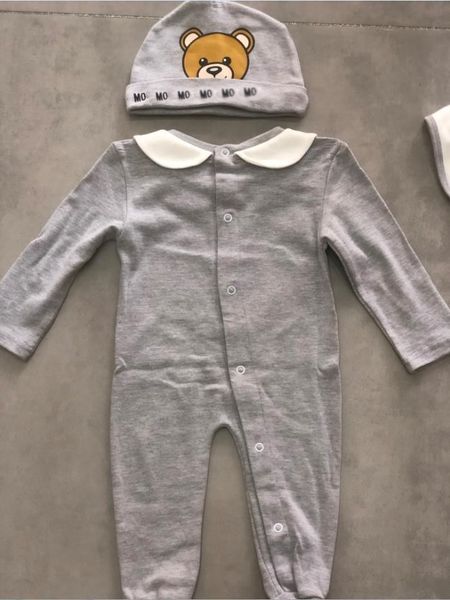 Neugeborenen Baby Kleidung Strampler Designer Tops Krabbeln Overalls Säugling Onesie Kleidung Lässig Mit Kapuze Speichel Handtuch Bären Mit Buchstaben Luxus