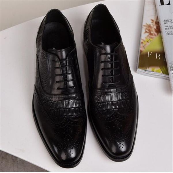 Designer homens vestido sapatos respirável Oxford sapatos buracos de couro encerado Brock cinzelado esculpido europeia moda lace-up calçado grande tamanho 39-48