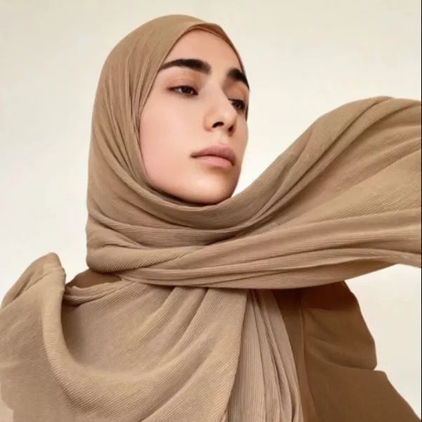 Новые простые цвета хиджабс шарф с плиссированной кариновой женской хиджаб мусульманская голова