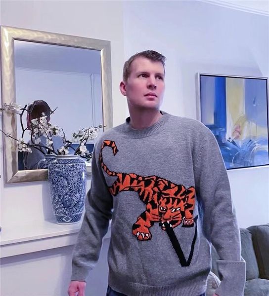 

2022fw new hip hop streetwear knitted sweater men gothic letter print pullover harajuku cotton sweater for women 84521, White;black