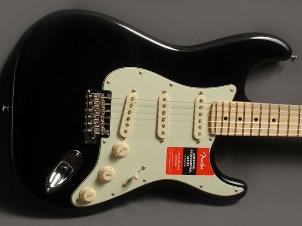 

st american pro black mn electric guitar