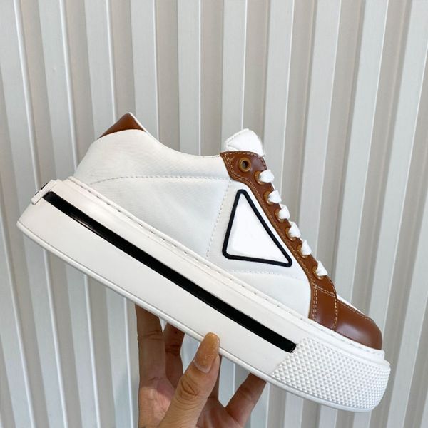 Designer Uomo Donna Scarpe casual Sneakers alte con suola spessa in nylon e pelle spazzolata con suola leggera e logo triangolare in gomma Taglia 35-45