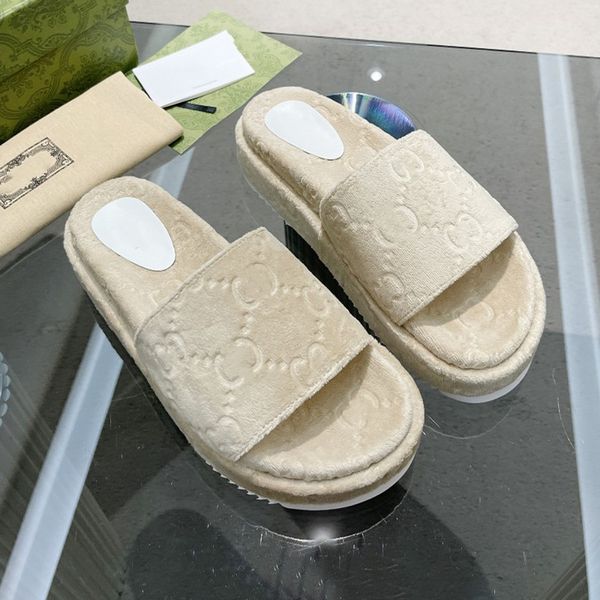 Sandali da donna di design Pantofole da uomo Infradito di lusso Fondo piatto spesso Velluto stampato Gelatina in pelle di gomma Scarpe eleganti da donna Stivali caldi con tacco 35-45