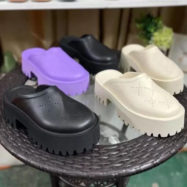 Donne Slipisti da spiaggia Designer di fondo Spesso Donne Scarpe Scarpe ALPHABET SADALI PIATRAFIA SANDALI SANDALI PER LETTURA DI PIELLA DI PIELLA SLIDI LAR FLOP FLIP FLAT 35-44