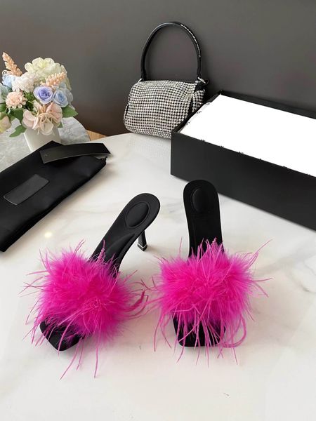 Fucsia per capelli da struzzo tacchi alti pantofole designer sandali di lusso sandali estate a punta di punta sexy scarpe da sposa 35-43 con scatola