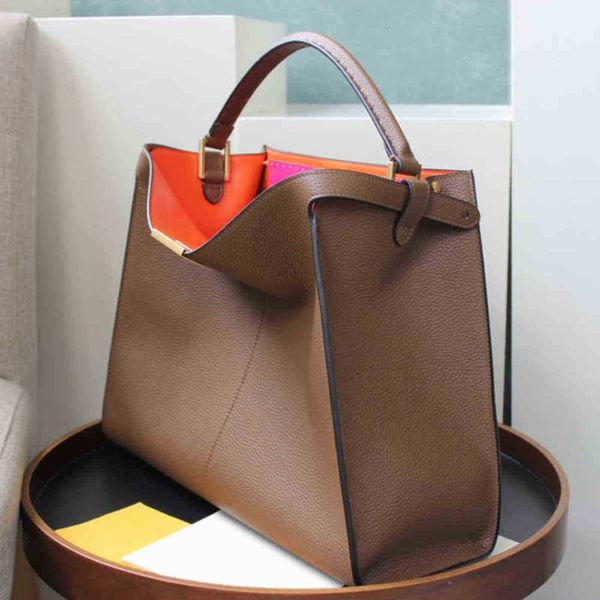 

7a+fashion new style handbag 304120 twist the locks on both sides the inner lining is fitted with a zipper pocket removable shoulder