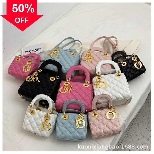 

45% off portable women's 2022 new small single shoulder msenger texture fashion princs bag factory direct store