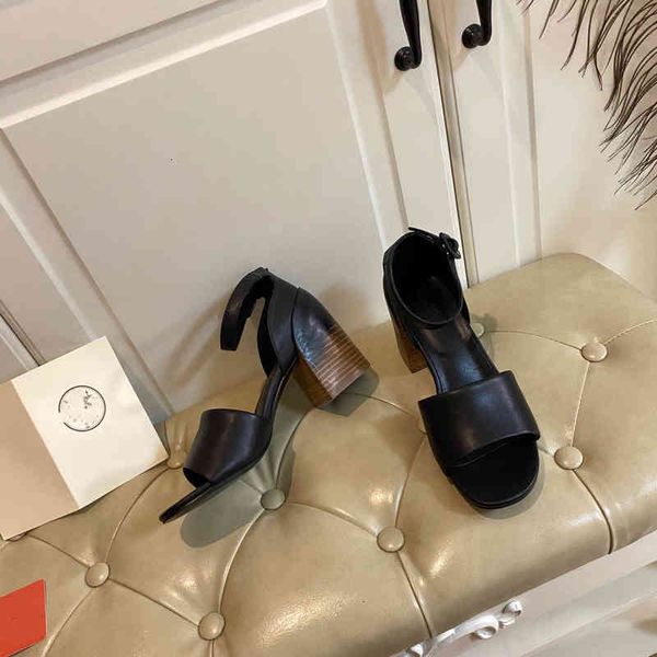 

sandals heel sandals calfskin demoiselly a flat last embellished with \\ 2v3d, Black