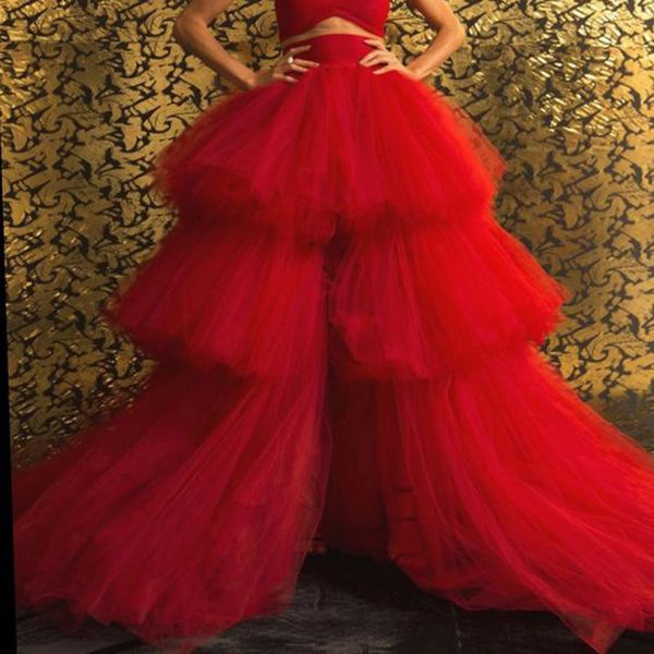 Saias lindas exuberantes babados vermelhos tule longa feminino zíper personalizado Tutu Tutu Damas de dama de honra feminino 2022Skirts