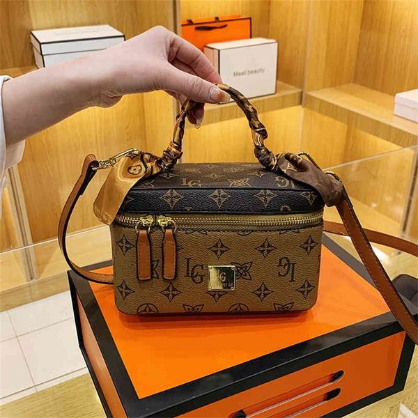 

high-grade women's fashion printed square one messenger purses outlet online