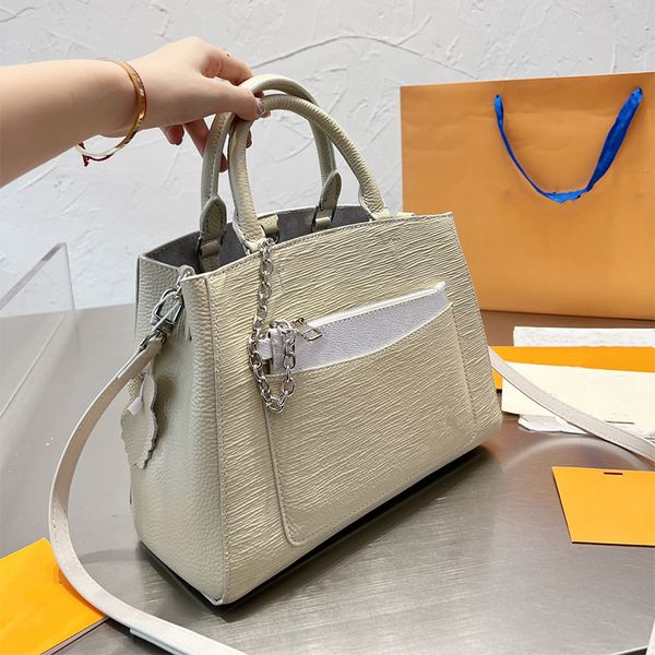 

2022 handbags designer bags shoulder leather handbag classic prints new tote luxurys r handbag messenger women totes fashion metallic crossb