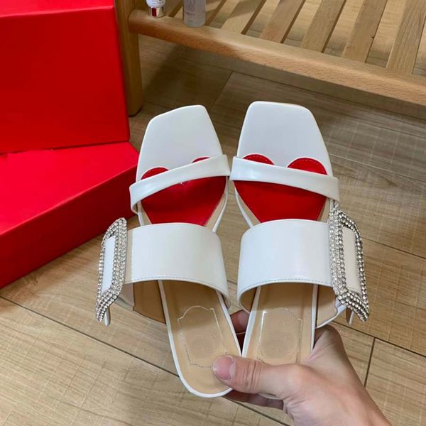 

2022 summer slippers sandals sliders fashion diamond button hollow one-word open-toe sandal for all-match patent leather slipper for women 0, Black