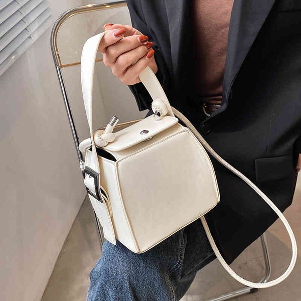 

ladies fashion personality trend new brand bag wholesale women's high-grade texture minority portable box small square net red style
