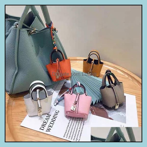 

bag parts accessories bags lage ll luxurys key ring chain case handbags hook designer bags hanger airpods cases earphone mini cosmetic cl, Black