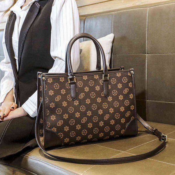 

hong kong brand women's bag 2022 versatile single shoulder bag menger handbag large capacity armpit tote