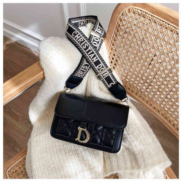 

2022 new designer handbags factory store net red version fashion trend small square single shoulder