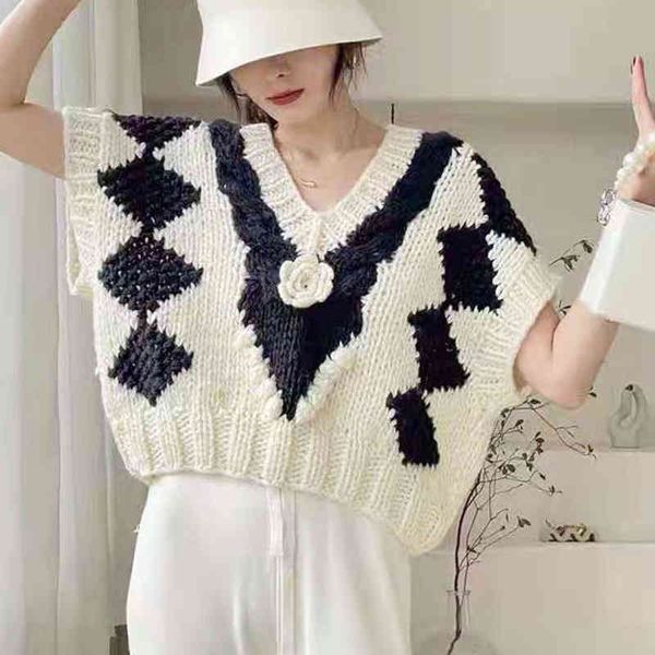 

women's sweaters han guodong gate autumn fashion style loose v collar, fried dough twist, knitted vest , sweater, White;black