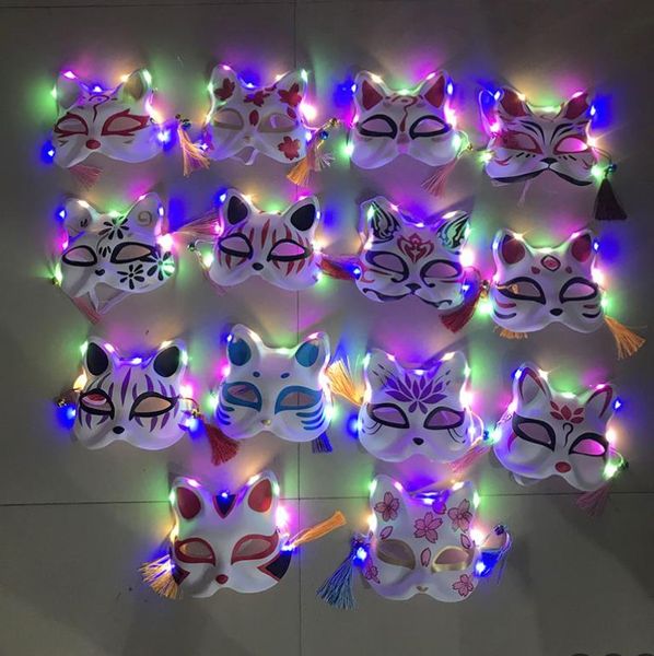 Light Up Halloween Demon Mask Anime Party Cartoon Fox Cat Replica LED Incandescente Comic Cosplay Puntelli Accessori per la decorazione della parete per adulti Bianco