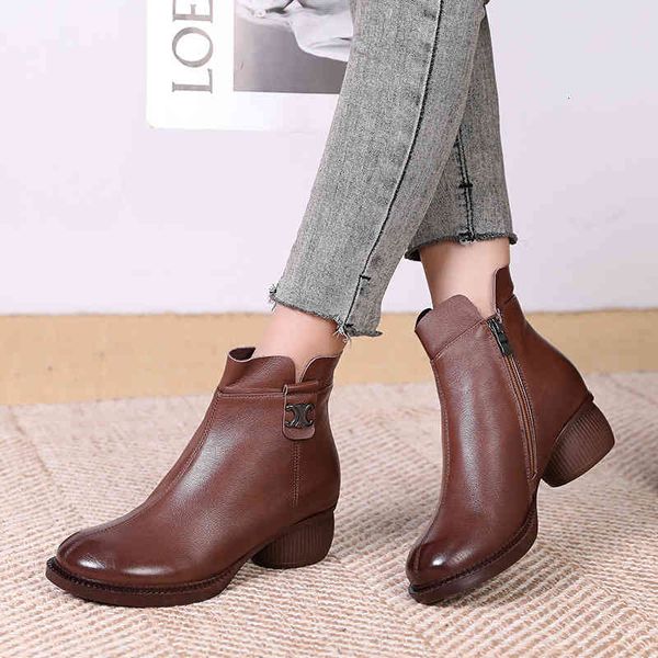 

slippers autumn and winter large size thick heel women's boots cowhide middle-aged mother's leather leisure national martin round, Black