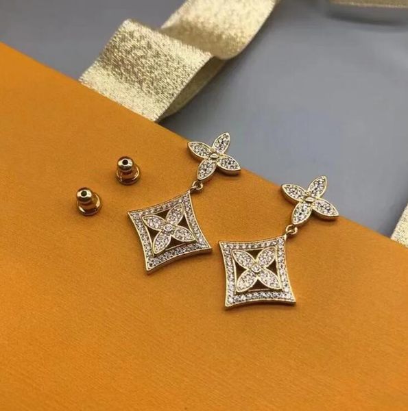 

stud love charm fashion men woman diamond viutonity earrings engagement earring original packaging classic diamond-inlaid fashionable female, Golden
