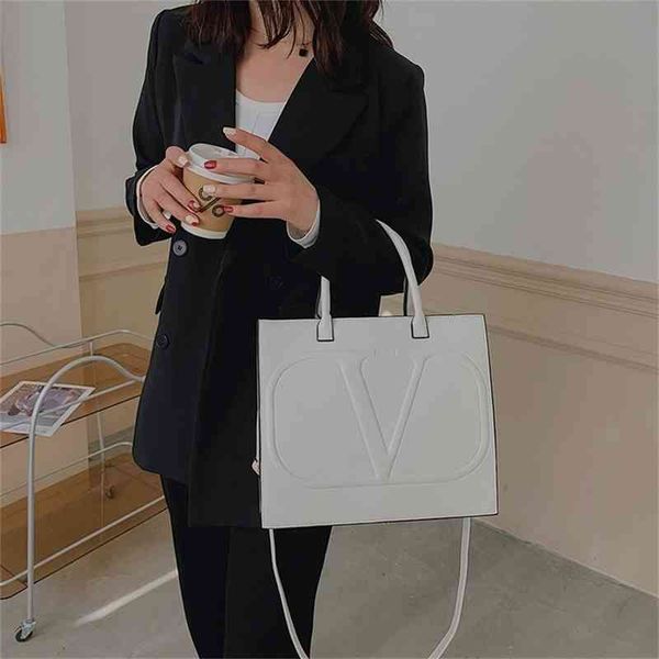

purse 2022 new women's bag portable large single shoulder messenger bag simple killer