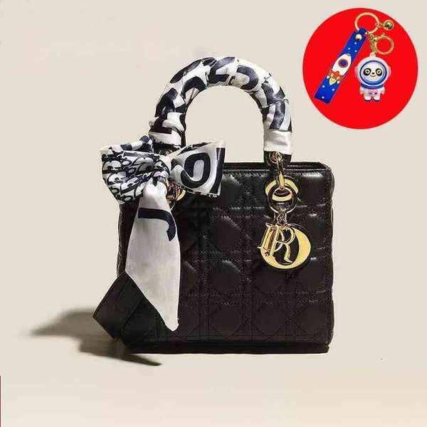 

designer bag 2022 new women's sheep small lingge hand foreign style daifei one shoulder trend msenger womentote purses ladies luxury ha