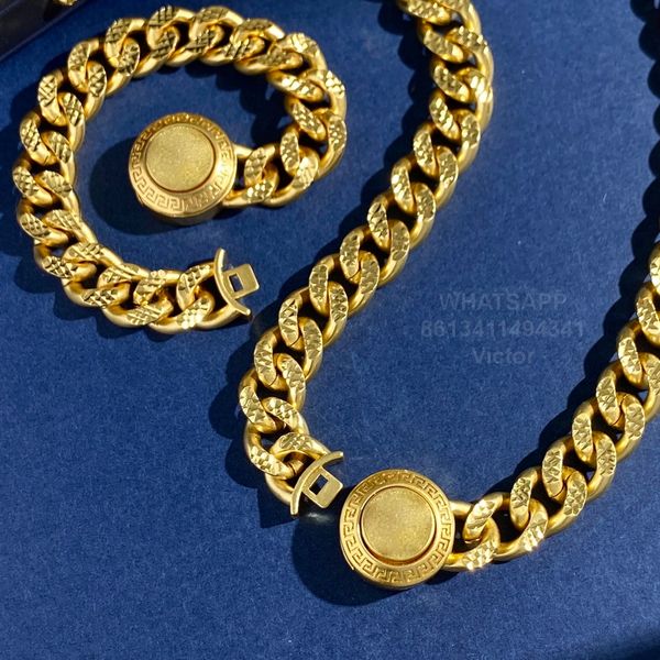 Replica ufficiale delle collane Gorgon La lunghezza può essere personalizzata ciondolo placcato di marca di lusso a catena grande Collana in oro placcato di alta qualità in ottone che non sbiadisce