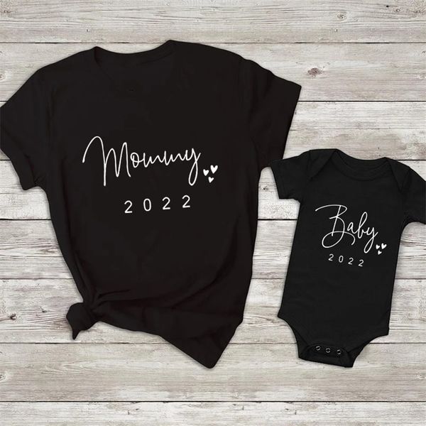 

funny baby mommy daddy family matching clothing simple pregnancy announcement family look t shirt baby mom matching clothes 220531, Blue