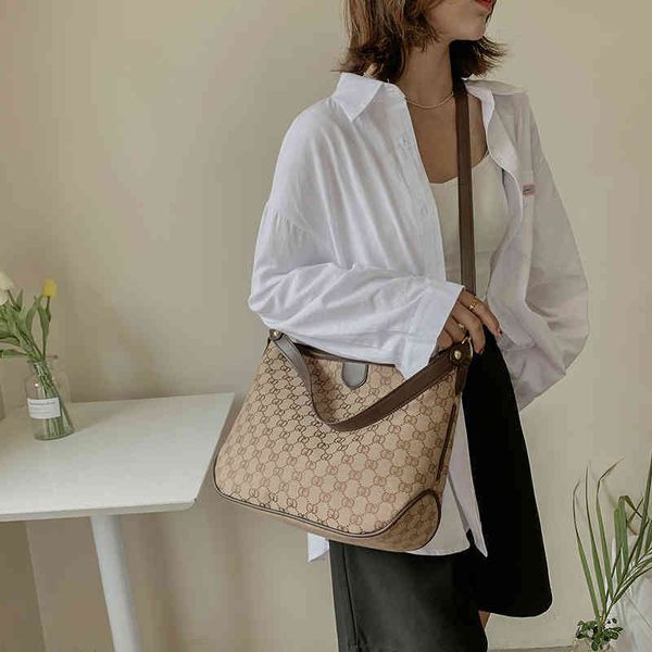 

handbags design 2022 new printing large capacity one shoulder messenger bag tote women's sling