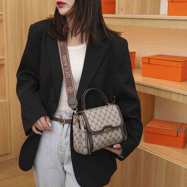 

bags printed bag 2022 new atmosphere one shoulder hand versatile large capacity messenger small square