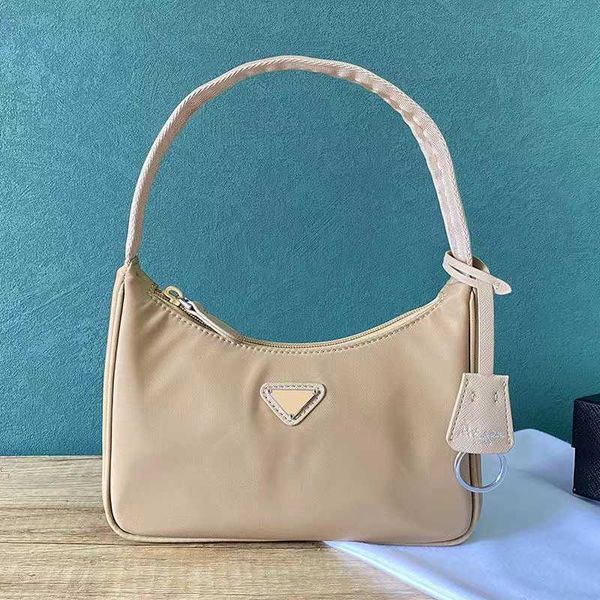 

2022 quality designer hobo shoulder bag for womenmessenger promotion chest pack lady tote chains handbags presbyopic purse bags vintage