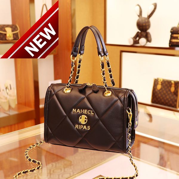 

trendy women's wholesale new small soft leather one shoulder fashion chain ladies bags