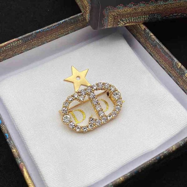 

2022 factory wholesale new di home high version star brooch female hollow out clothing accessories pin, Gray