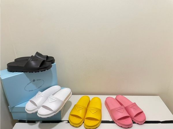 

2022 designer fashion couple men women flip flops simple youth slippers moccasin shoes suitable for spring summer and autumn ls beaches eur3, Black