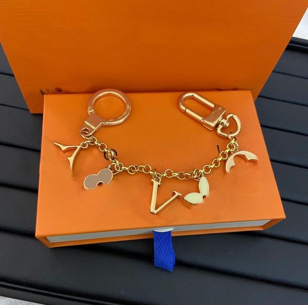 

keychain luxurys designers brand key chain men car keyring women buckle keychains bags pendant exquisite gift with box dustbag, Silver