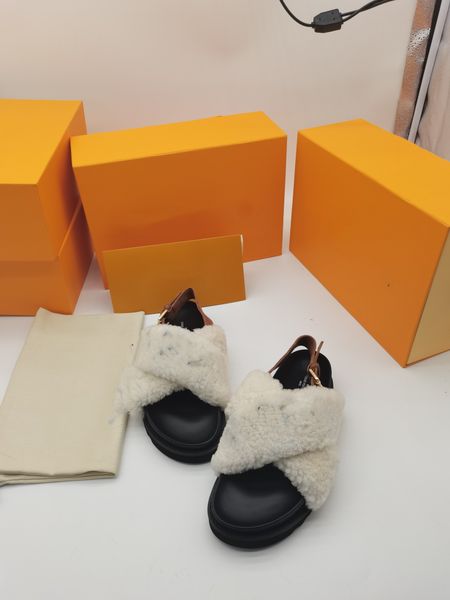 

2022lastest luxurious mink fur women slippers soft flat open-toe slip-on mules with oversized initials fashion lightweight homey, Black