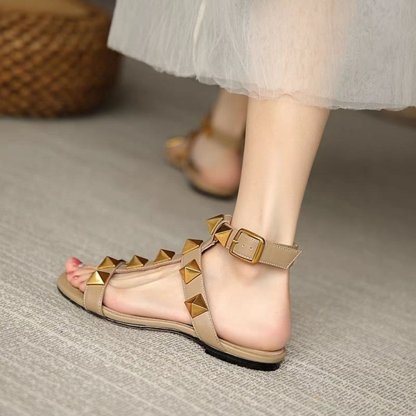 

rivet sandals 2022 summer new fashion all-match ladies go out european and american style belt buckle flat shoes, Black