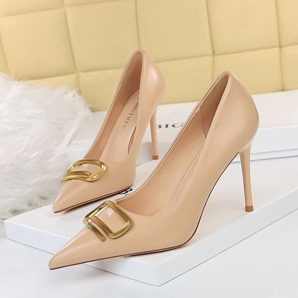

classics women shoes heels sandals fashion beach thick bottom dress shoe alphabet luxurys lady sandal leather high heel lides black golden g