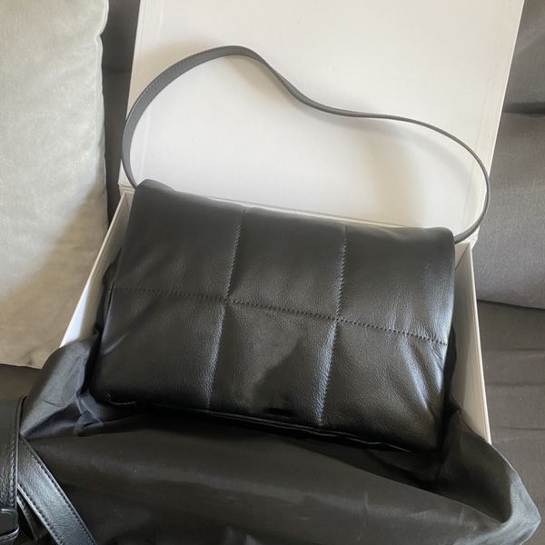 

2022 lady genuine leather fashion bags crossbody bags ladies handbag shoulder bag backpack simple and elegant versatile style, Black;red