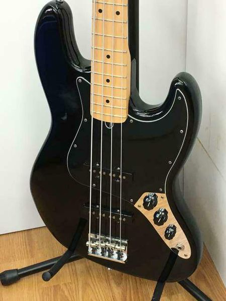 

standard jazz bass type electric guitar #22173 same of the pictures