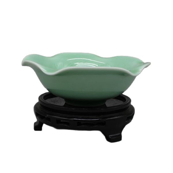 

chinese old porcelain light green glaze porcelain bowl, Silver