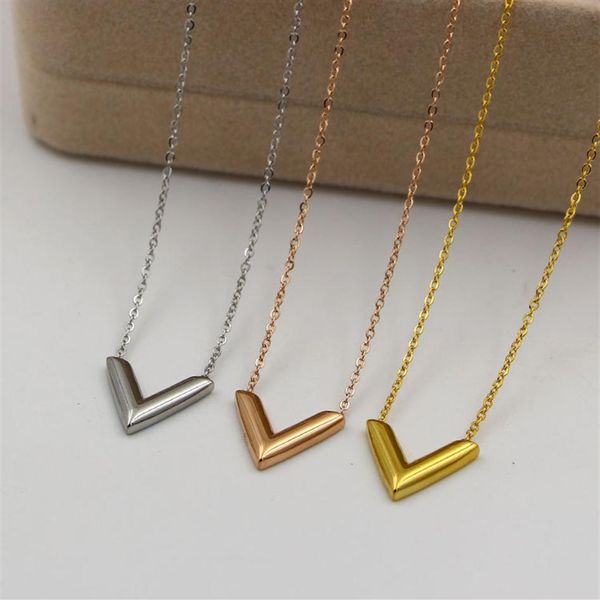 

titanium steel korean version of the three-dimensional v letter necklace fashion for women's short collarbone necklace access244d, Silver