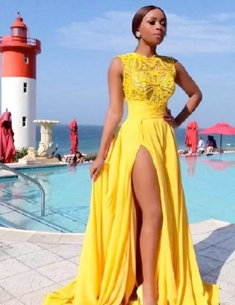 Hellgelbe sexy Prom Kleider Juwel Hals Illusion Spitzen Applikationen High Side Split Dubai Abendkleider plus Größe formelles Partykleid