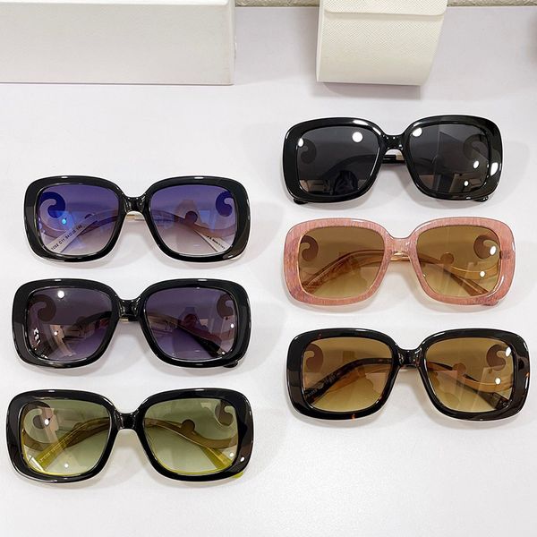 Óculos de sol populares de designer feminino de moda feminina SPR1052 Design de templo único faz você reconhecer instantaneamente seus atributos da moda de alta qualidade com a caixa original