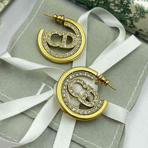 

2022 factory wholesale new di home new micro inlaid arc earrings super immortal cold wind simple earrings women, Golden