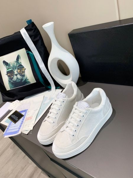 

2021 fabric suede calfskin sneaker designer shoes luxury men women casual shoes nylon reflective sneakers velvet, Black