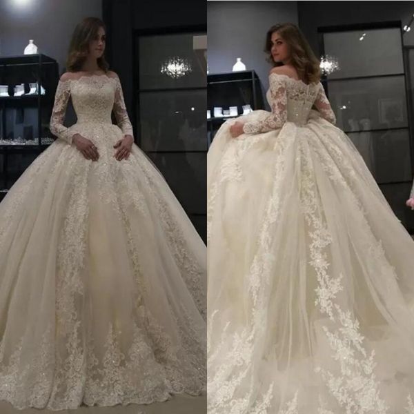 2022 Vintage Arabo Ball Gown Abiti da sposa con spalle scoperte Appliques di pizzo Perline di cristallo Maniche lunghe Plus Size Abiti da sposa formali Sweep Train BC3022 B0520A7