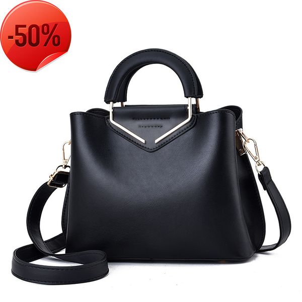 

the factory directly women's 2021 new middle-aged women's pu daifei handbag