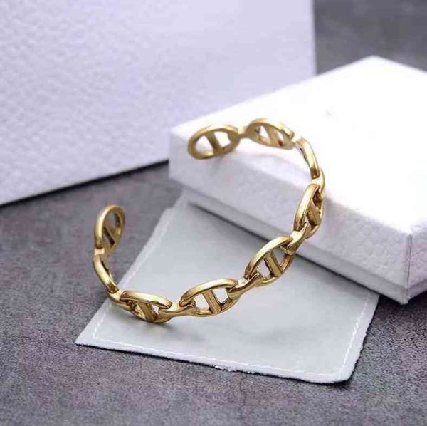 

2022 factory wholesale new dijia high version pig nose brass bracelet female, Black